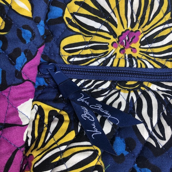 Vera Bradley purse (: - Picture 3 of 8